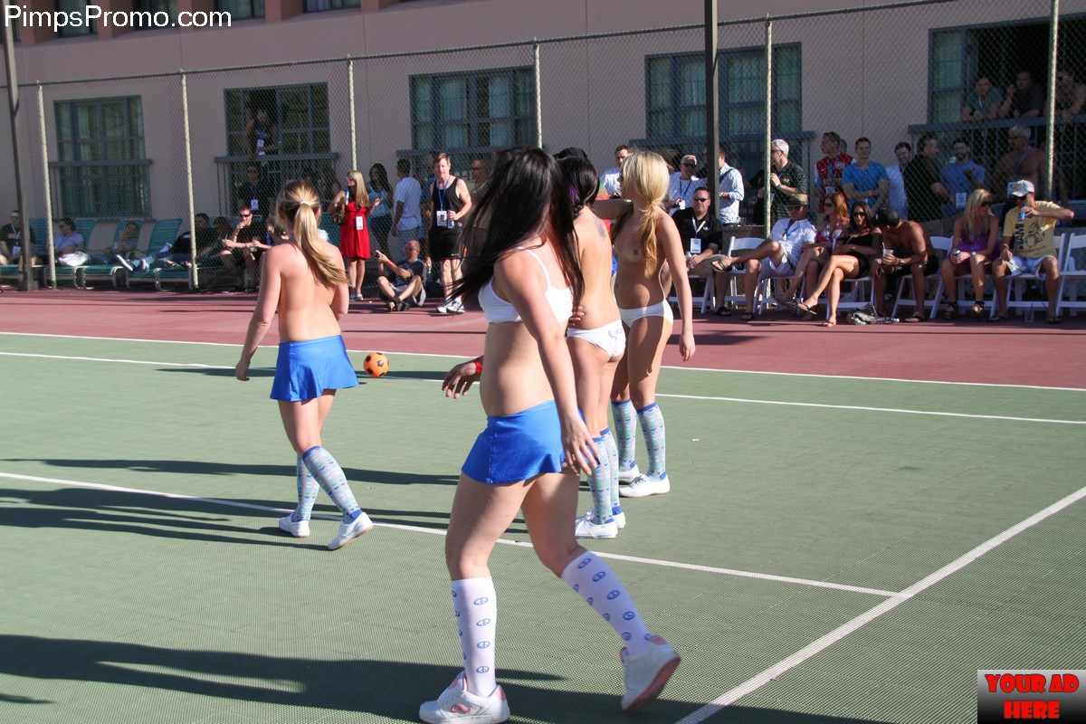 https://www.pimpspromo.com/wp-content/gallery/lightspeed-naked/dodgeball_6854.jpg