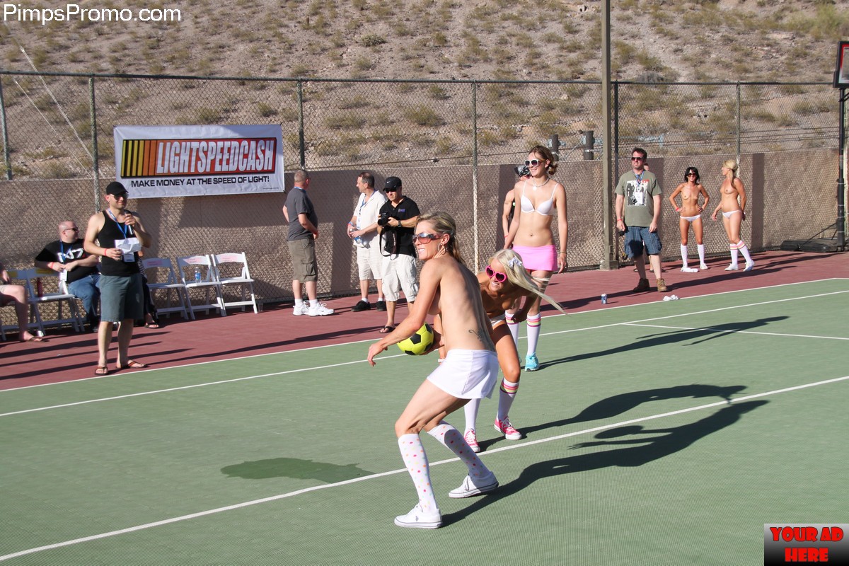 https://www.pimpspromo.com/wp-content/gallery/lightspeed-naked/dodgeball_6872.jpg