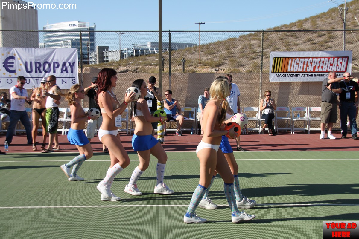 https://www.pimpspromo.com/wp-content/gallery/lightspeed-naked/dodgeball_6908.jpg