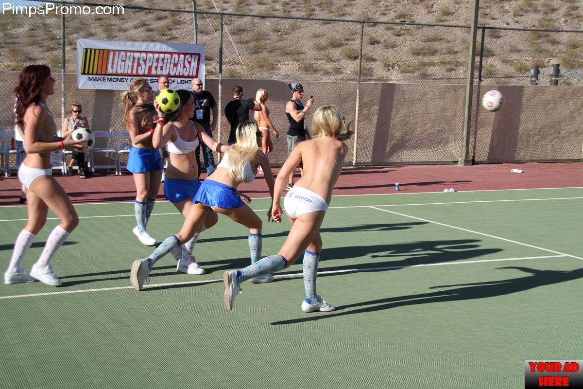 https://www.pimpspromo.com/wp-content/gallery/lightspeed-naked/dodgeball_6912.jpg