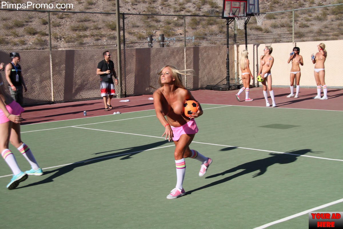 https://www.pimpspromo.com/wp-content/gallery/lightspeed-naked/dodgeball_6934.jpg