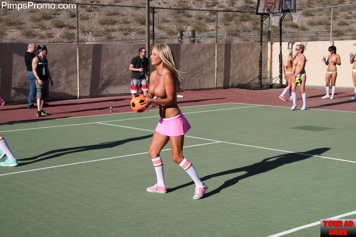 https://www.pimpspromo.com/wp-content/gallery/lightspeed-naked/dodgeball_6936.jpg