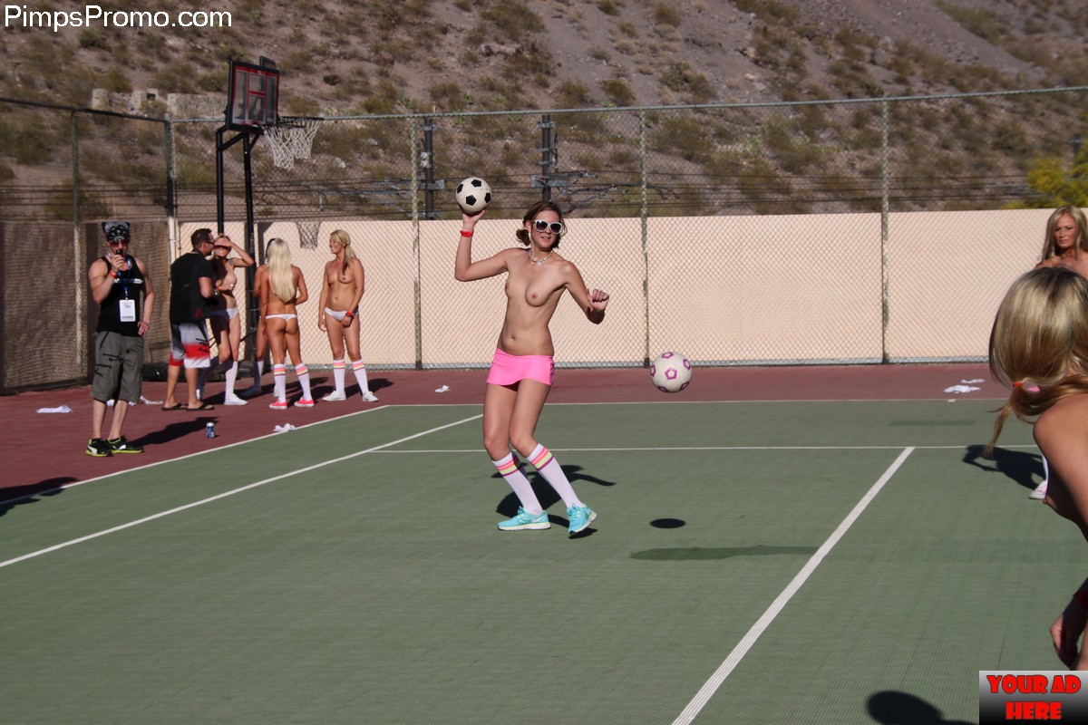 https://www.pimpspromo.com/wp-content/gallery/lightspeed-naked/dodgeball_6962.jpg