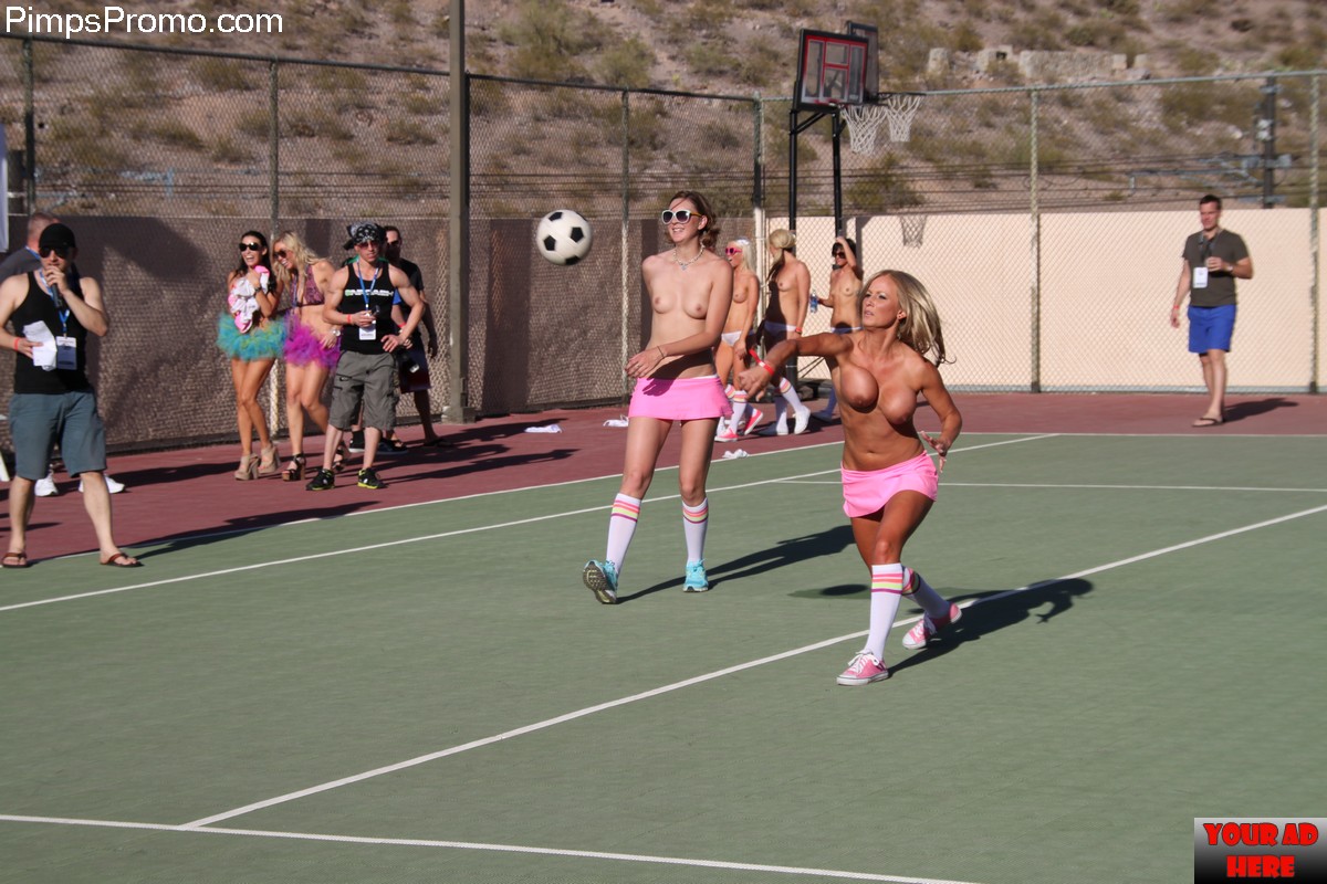 https://www.pimpspromo.com/wp-content/gallery/lightspeed-naked/dodgeball_6968.jpg